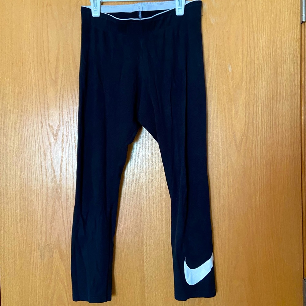Nike Cropped Leggings Women’s size S